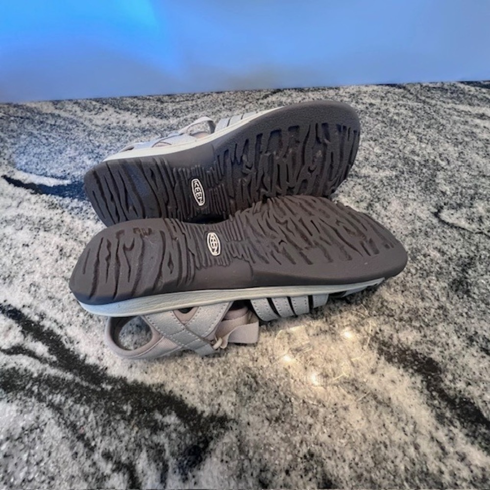 KEEN Rose Sandals Women Size 6 Brindle Shiitake Closed Toe Hiking Shoes Like New - Picture 7 of 9